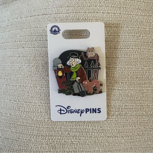 NEW Disney Parks The Haunted Mansion Grave Digger Dog Pin - Picture 1 of 2